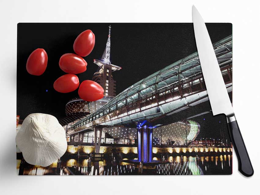 Architects Walkway chopping board made of tempered glass with a chinchilla ripple effect and anti-slip feet.