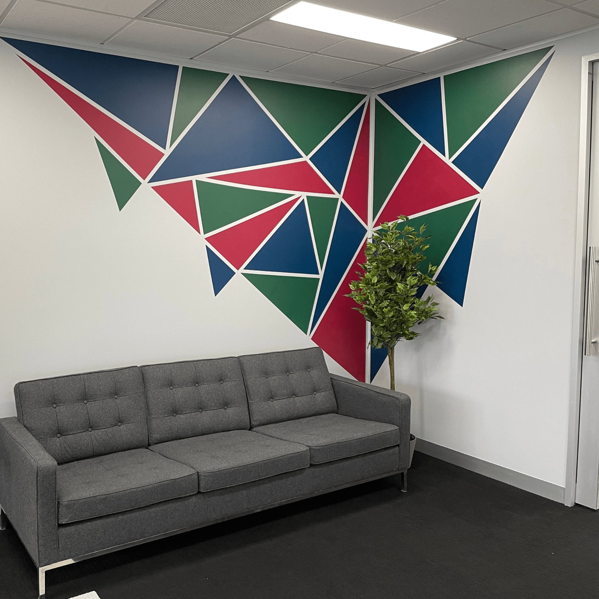 A 160cm tall artificial potted ficus tree with realistic multi-tone leaves and a slender trunk, perfect for indoor decoration.