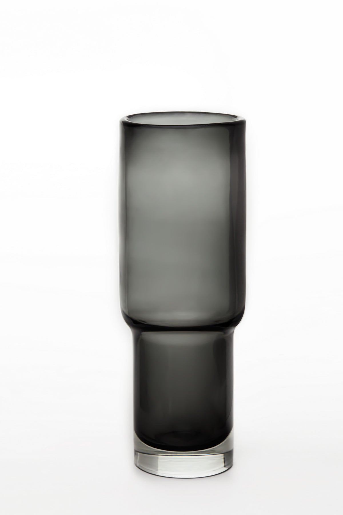 UDINE 42GR extra long vase in modern classic style, showcasing elegant design and perfect for floral arrangements.