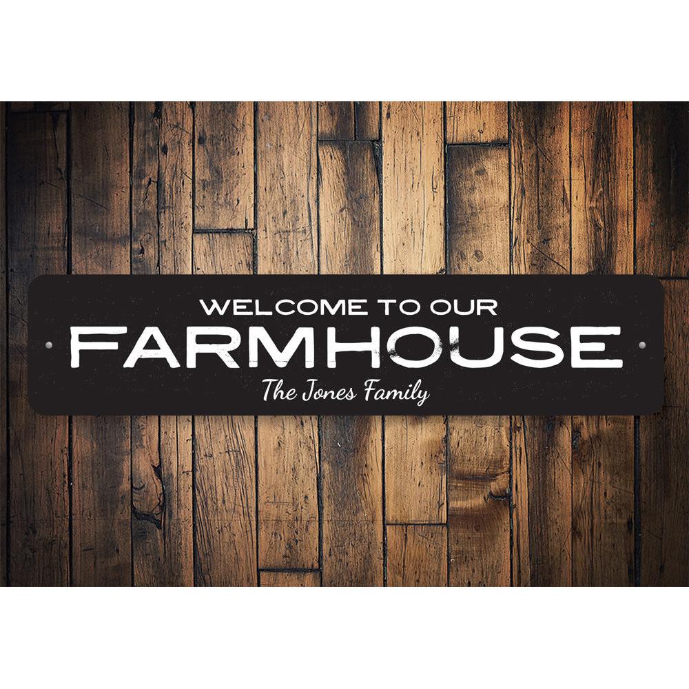 Farmhouse Welcome Sign made of high-quality aluminum, featuring customizable text and a rustic design, perfect for home decor.