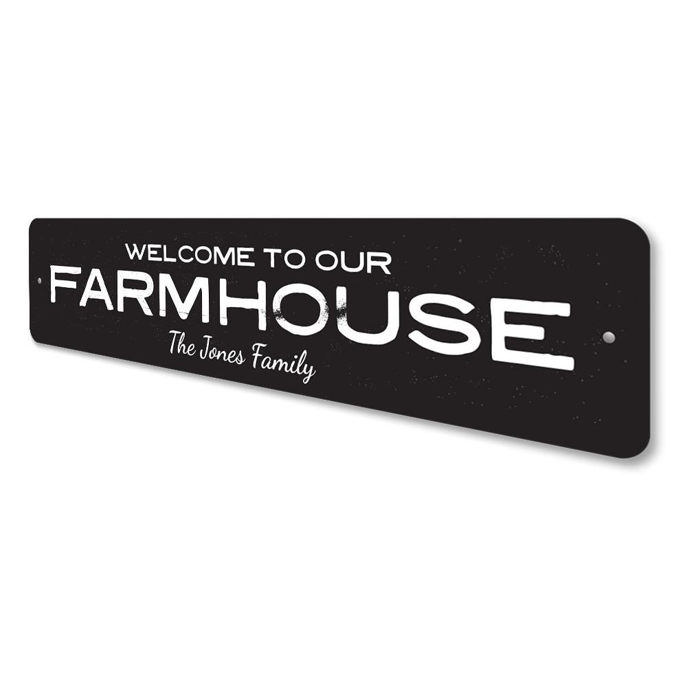 Farmhouse Welcome Sign made of high-quality aluminum, featuring customizable text and a rustic design, perfect for home decor.