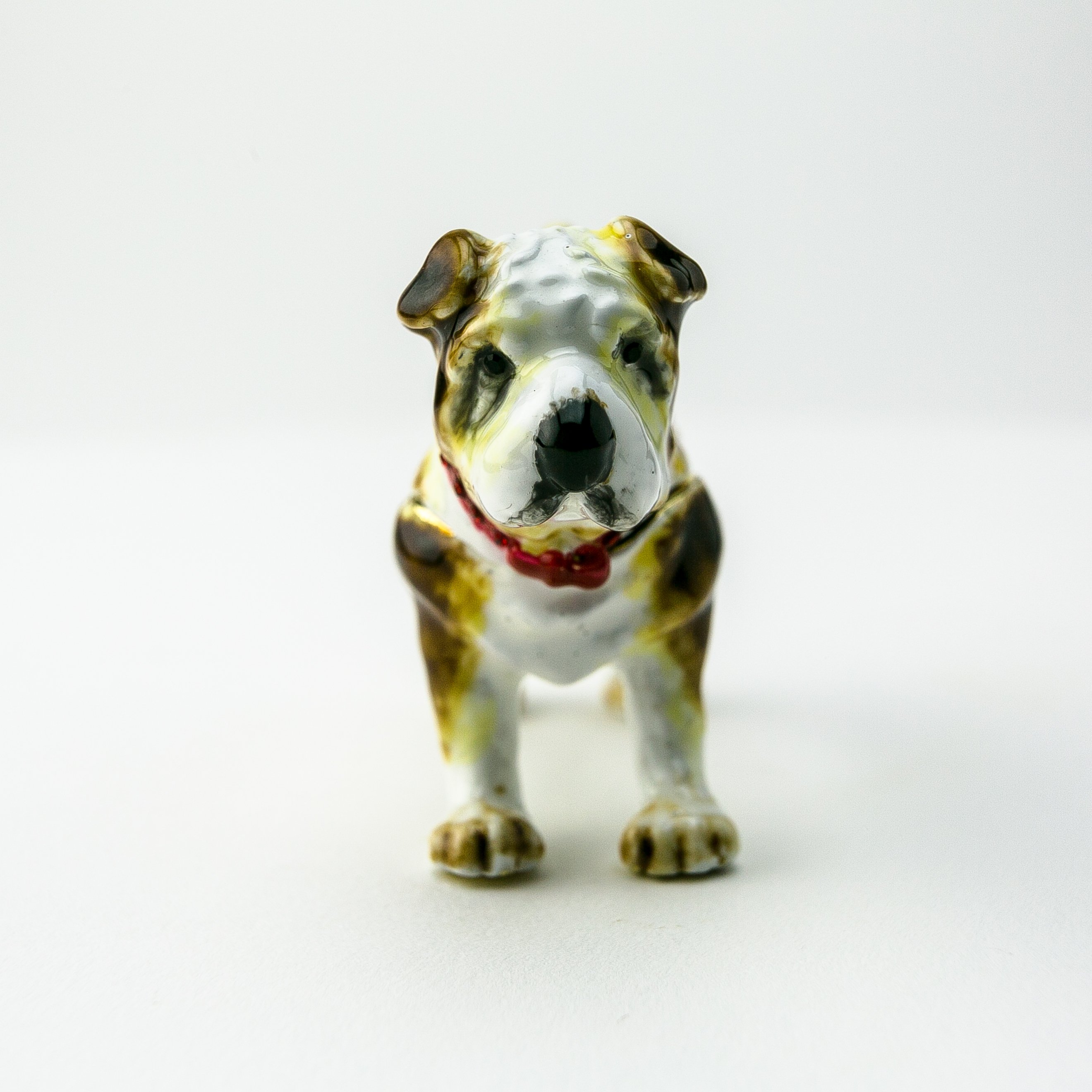 Handcrafted French Bulldog trinket box with Austrian crystals and 925 silver plating, elegantly designed for art lovers.