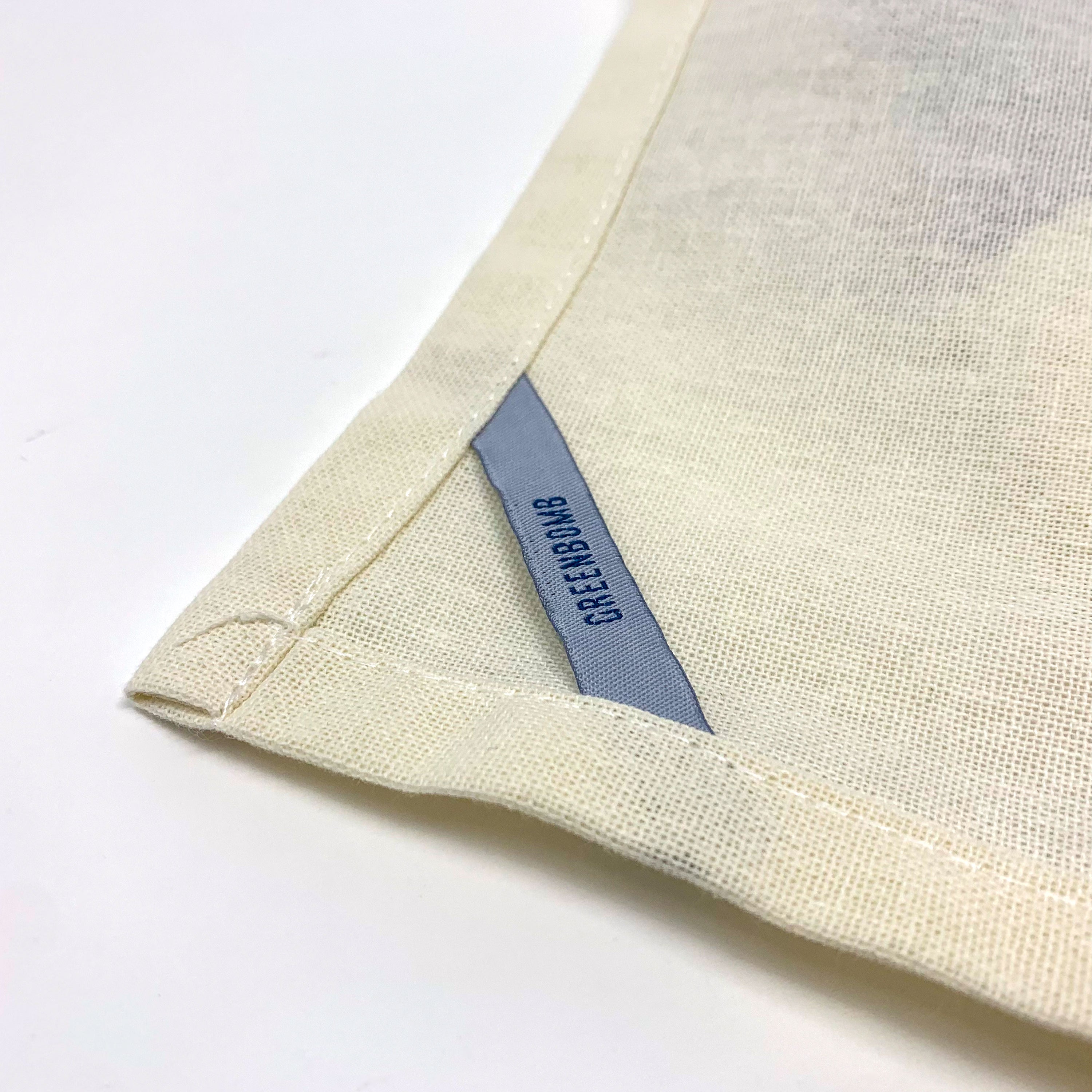 A soft and eco-friendly Husky dog cotton tea towel, featuring a charming Husky print, measuring 50 x 70 cm, perfect for kitchen or bathroom use.