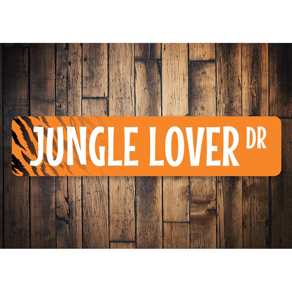 Jungle Lover Street Sign made of high-quality aluminum, featuring vibrant colors and a decorative design, perfect for home decor.