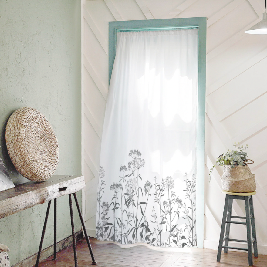 Love Memory decorative piece measuring 140cm x 200cm, showcasing vivid prints and a soft, sturdy material, perfect for home decor.