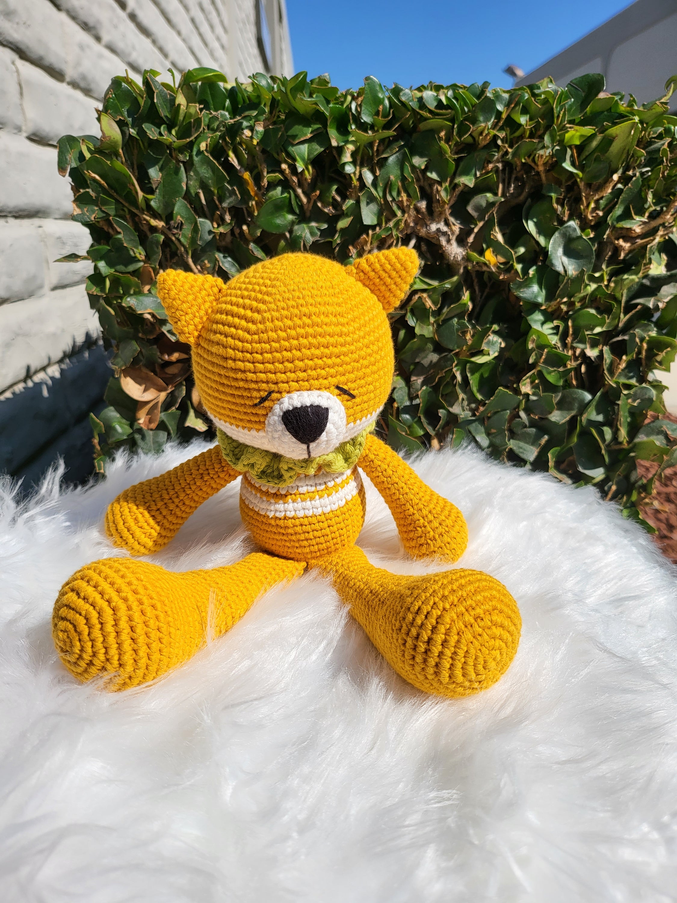 Medium Sitting Fox V2 crochet toy made from 100% cotton yarn, featuring a charming design and soft texture, perfect for children.