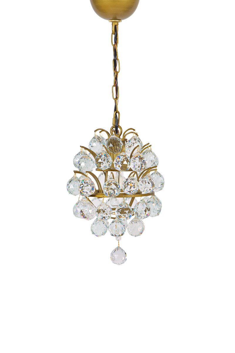 ML15904 Vinyard Crystal Pendant light featuring glass crystals and vintage Edison bulb in a grape design.