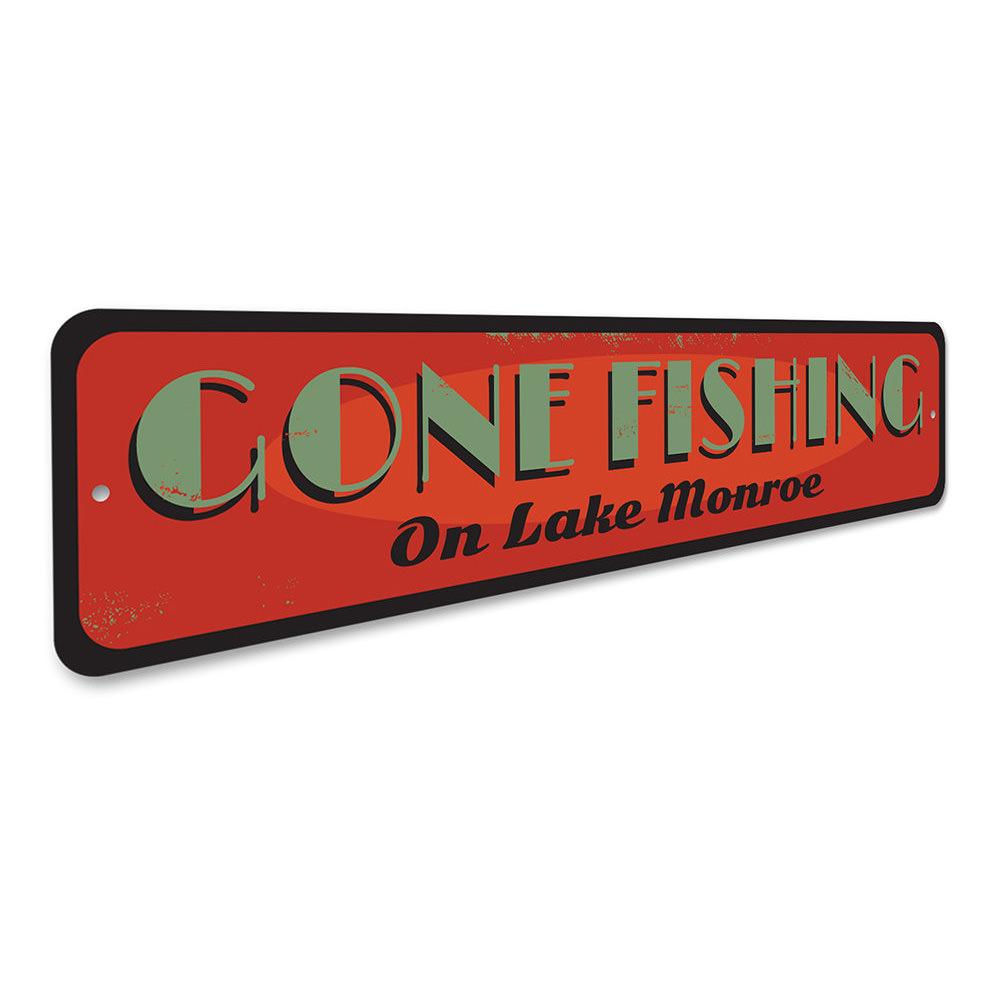 Old Gone Fishing Sign made of durable aluminum, featuring a rustic design perfect for lakehouse decor.