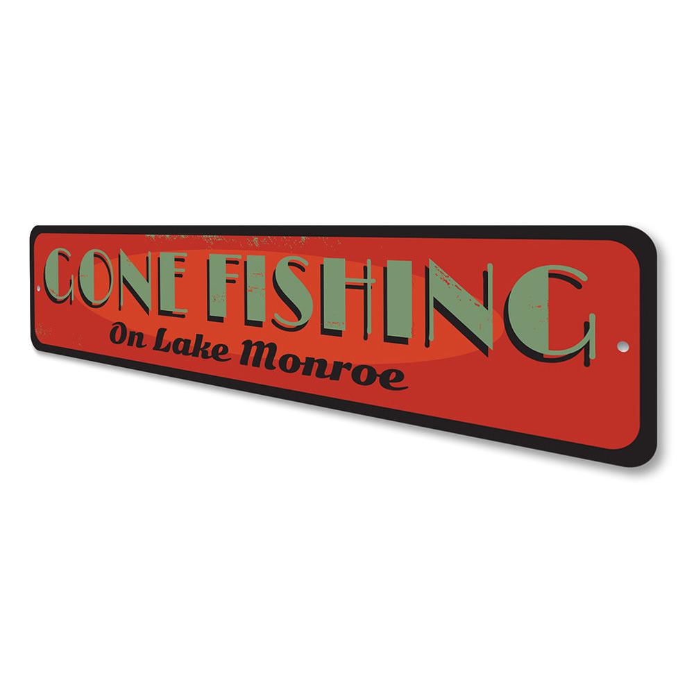 Old Gone Fishing Sign made of durable aluminum, featuring a rustic design perfect for lakehouse decor.
