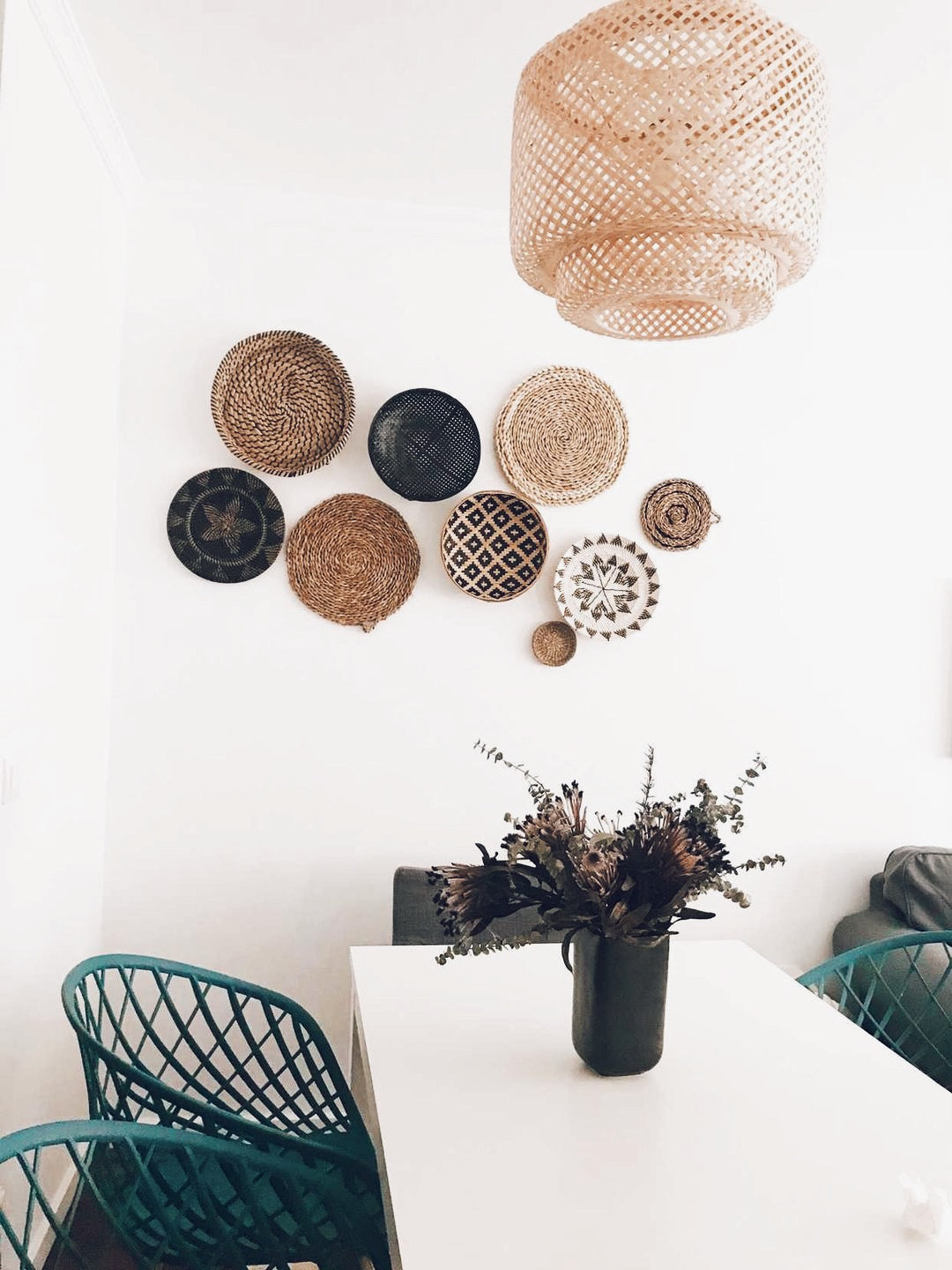 Handmade Prato de Parede Lombok Branco wall decoration, featuring intricate woven rattan design, perfect for boho decor.