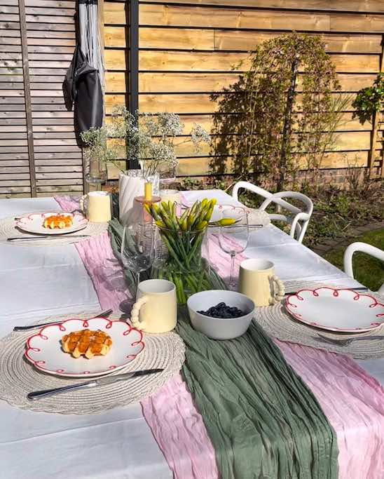 Set of 2 whimsical cloud-shaped ceramic dinner plates, showcasing a playful design perfect for dining.