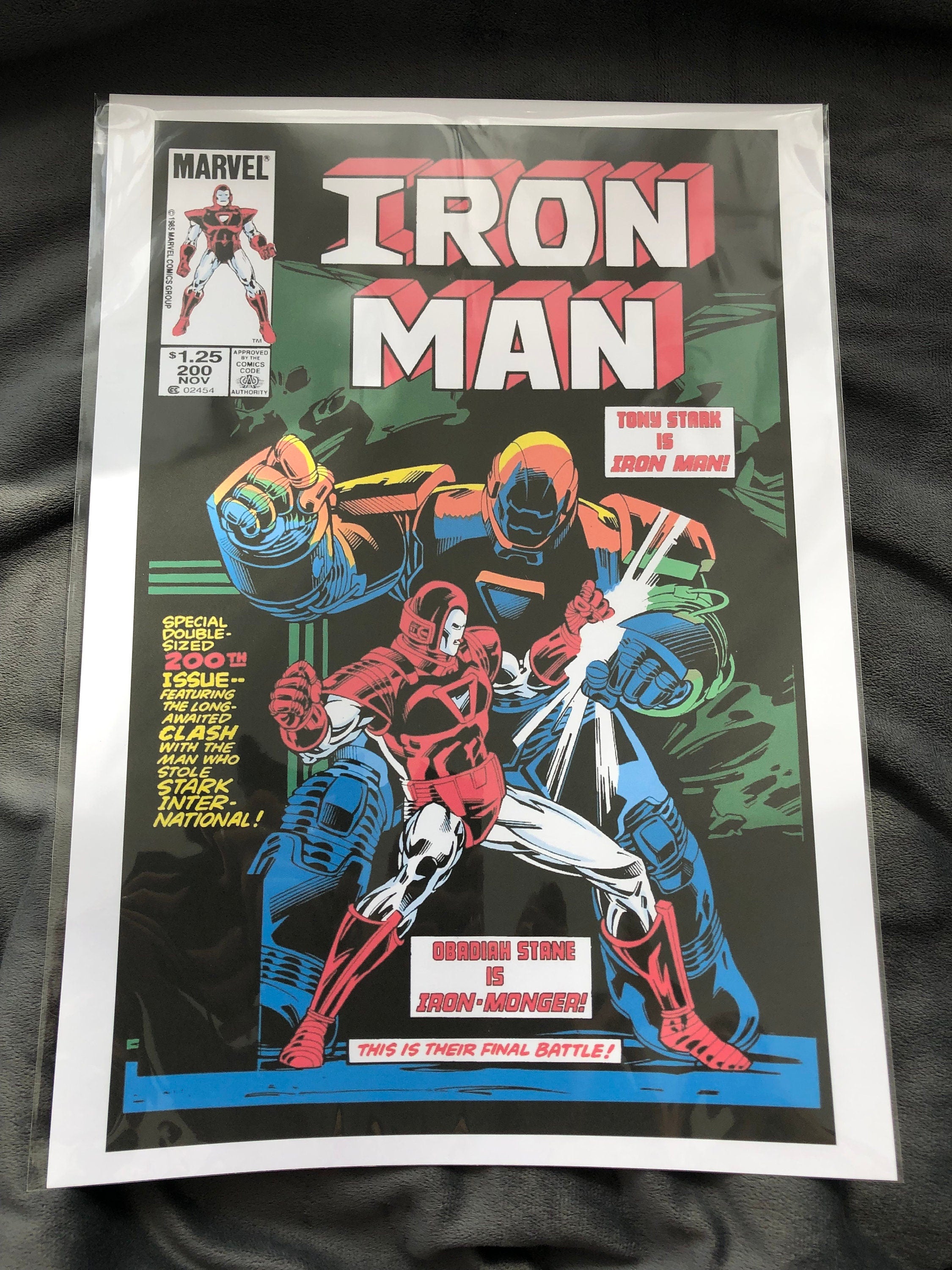 Set of 3 superhero comic cover prints featuring Spider-Man, Hulk, and Iron-Man in vibrant colors.