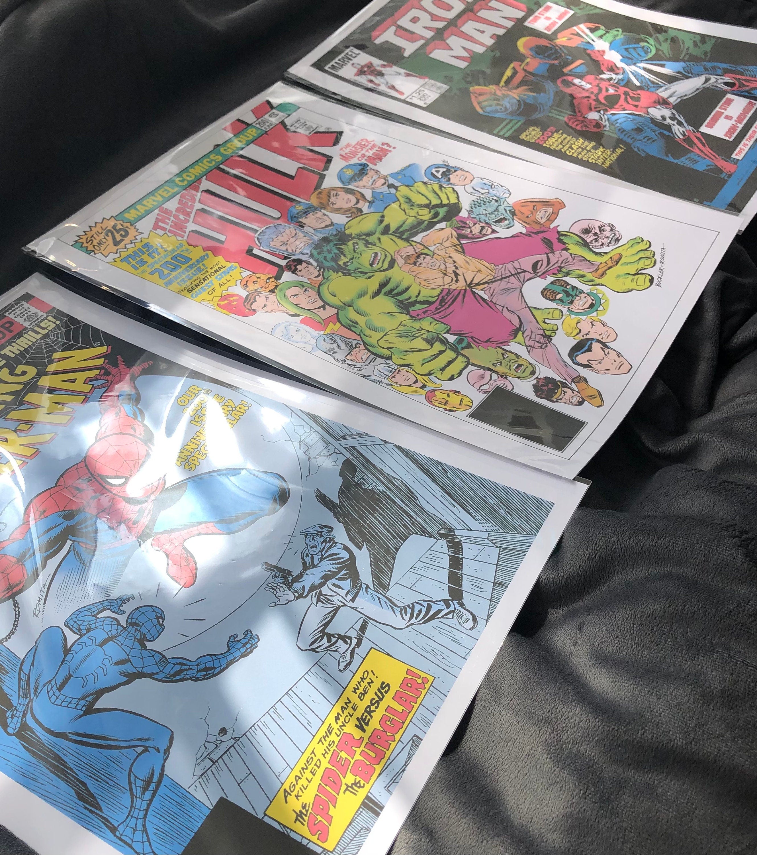 Set of 3 superhero comic cover prints featuring Spider-Man, Hulk, and Iron-Man in vibrant colors.
