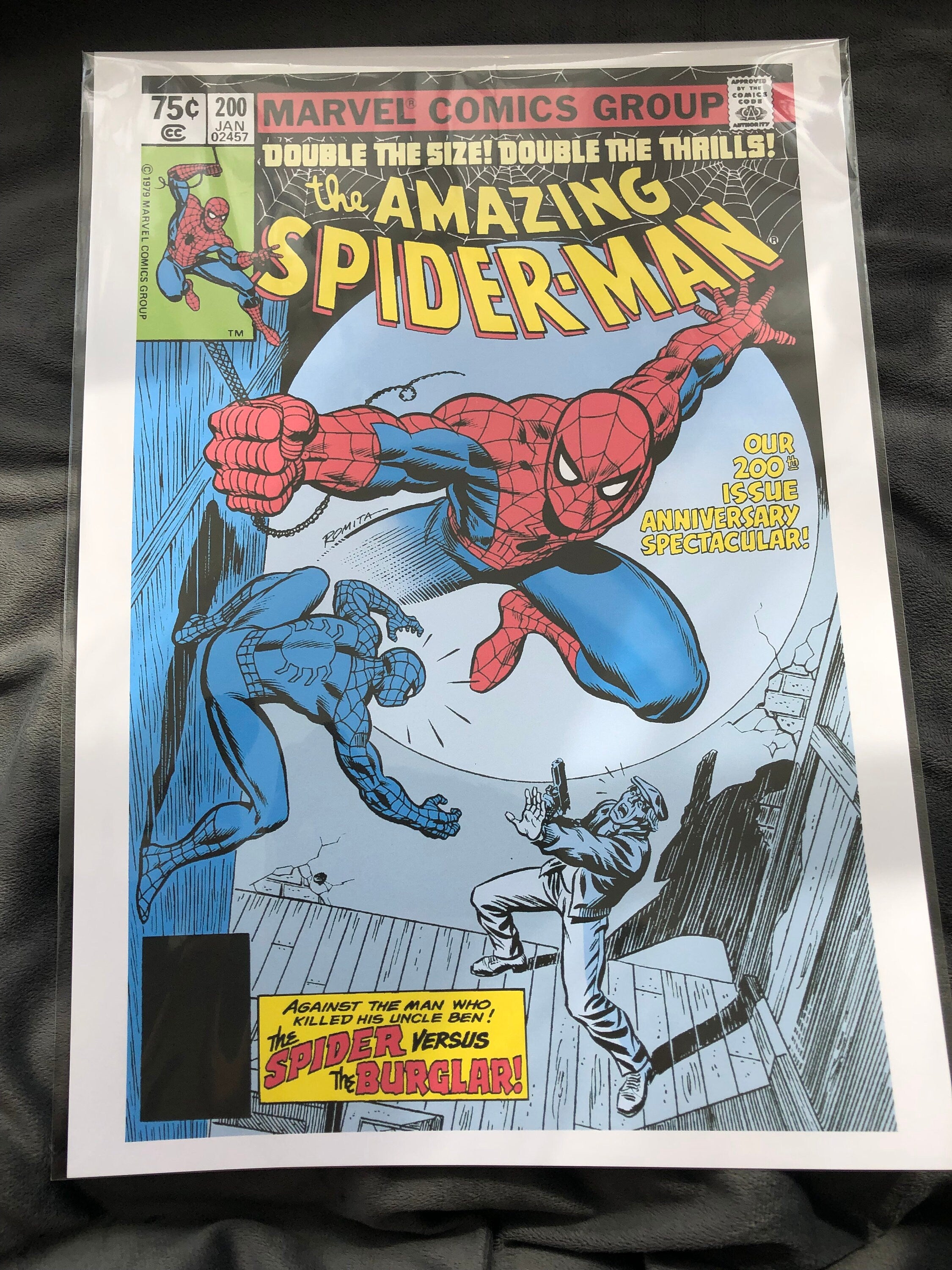 Set of 3 superhero comic cover prints featuring Spider-Man, Hulk, and Iron-Man in vibrant colors.