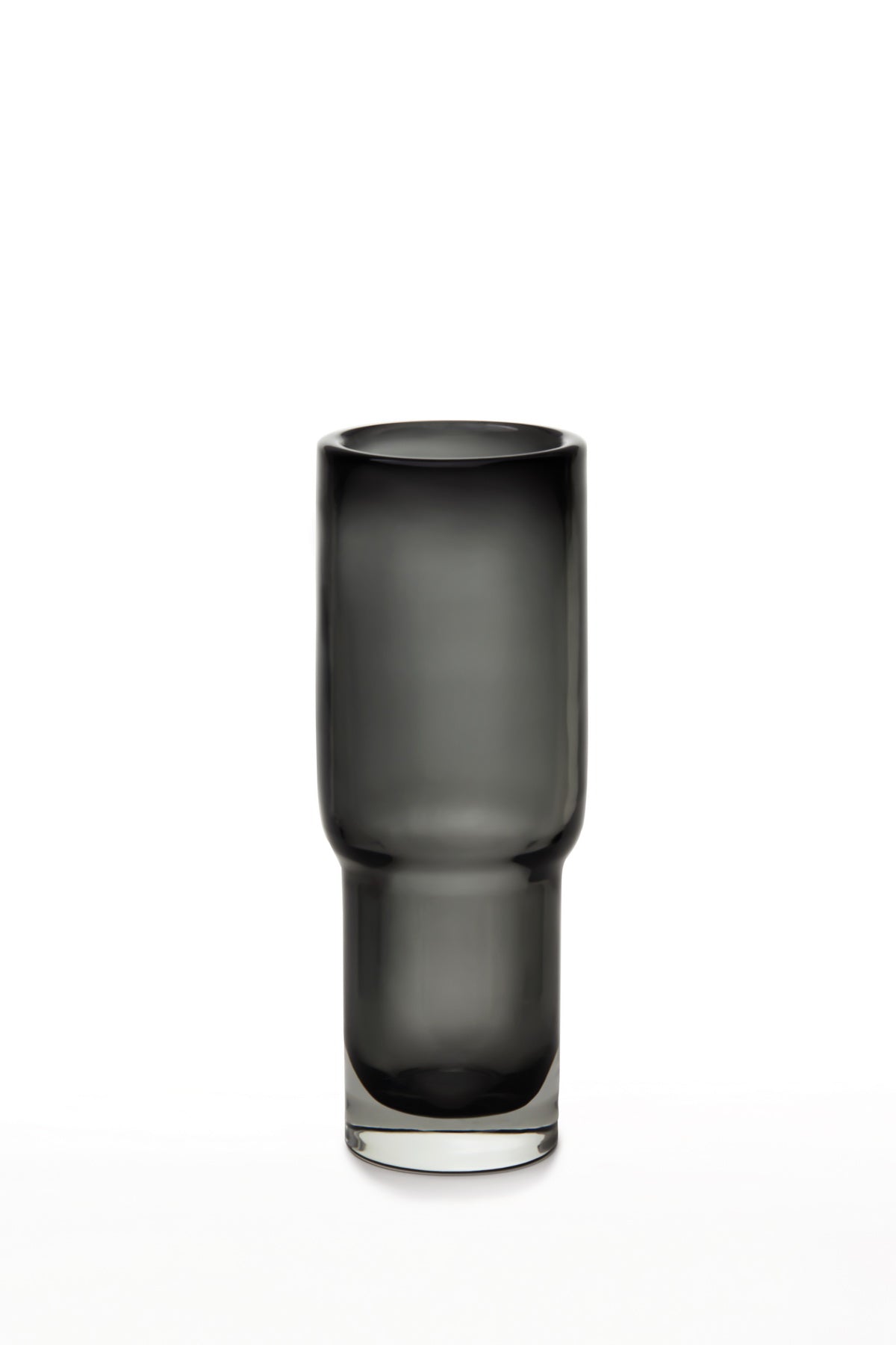 A sleek UDINE 32GR slim long vase made of luxury glass, showcasing a modern classic style, perfect for floral arrangements.