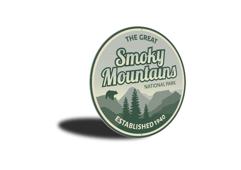 Smoky Mountains Park Sign made of durable aluminum, featuring a scenic design perfect for home decor.