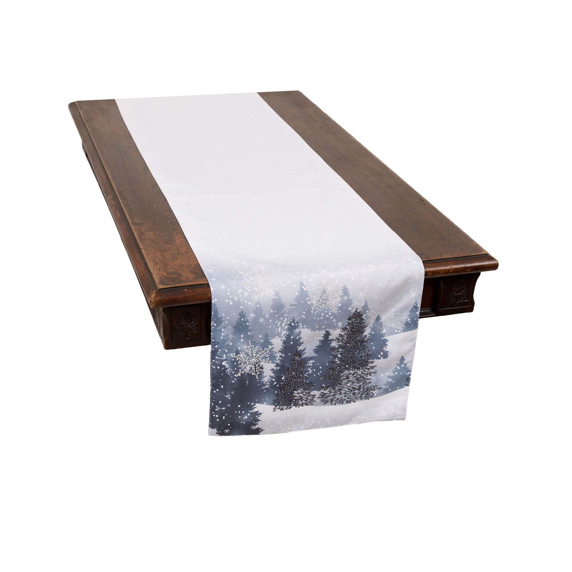 XD18910 Winter Wonderland Table Runner featuring a winter scene with embroidered Christmas tree and snowflakes on a white gray background.