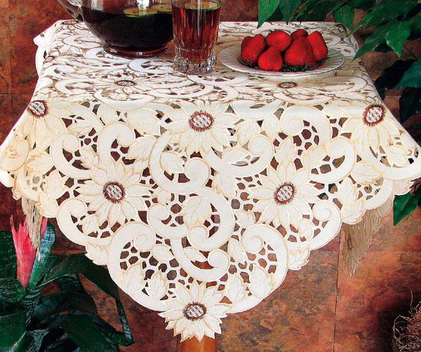 XD67518 Sunflower Table Topper featuring intricate sunflower embroidery and hand-rendered cutwork, perfect for summer dining.