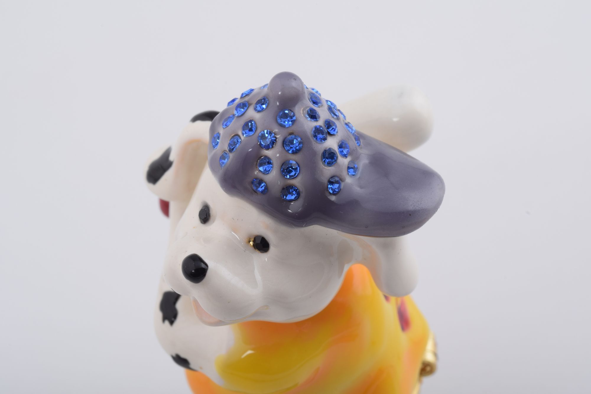 Handmade Zodiac Dog trinket box with enamel painting and Austrian crystals, featuring a secure magnetic closure.