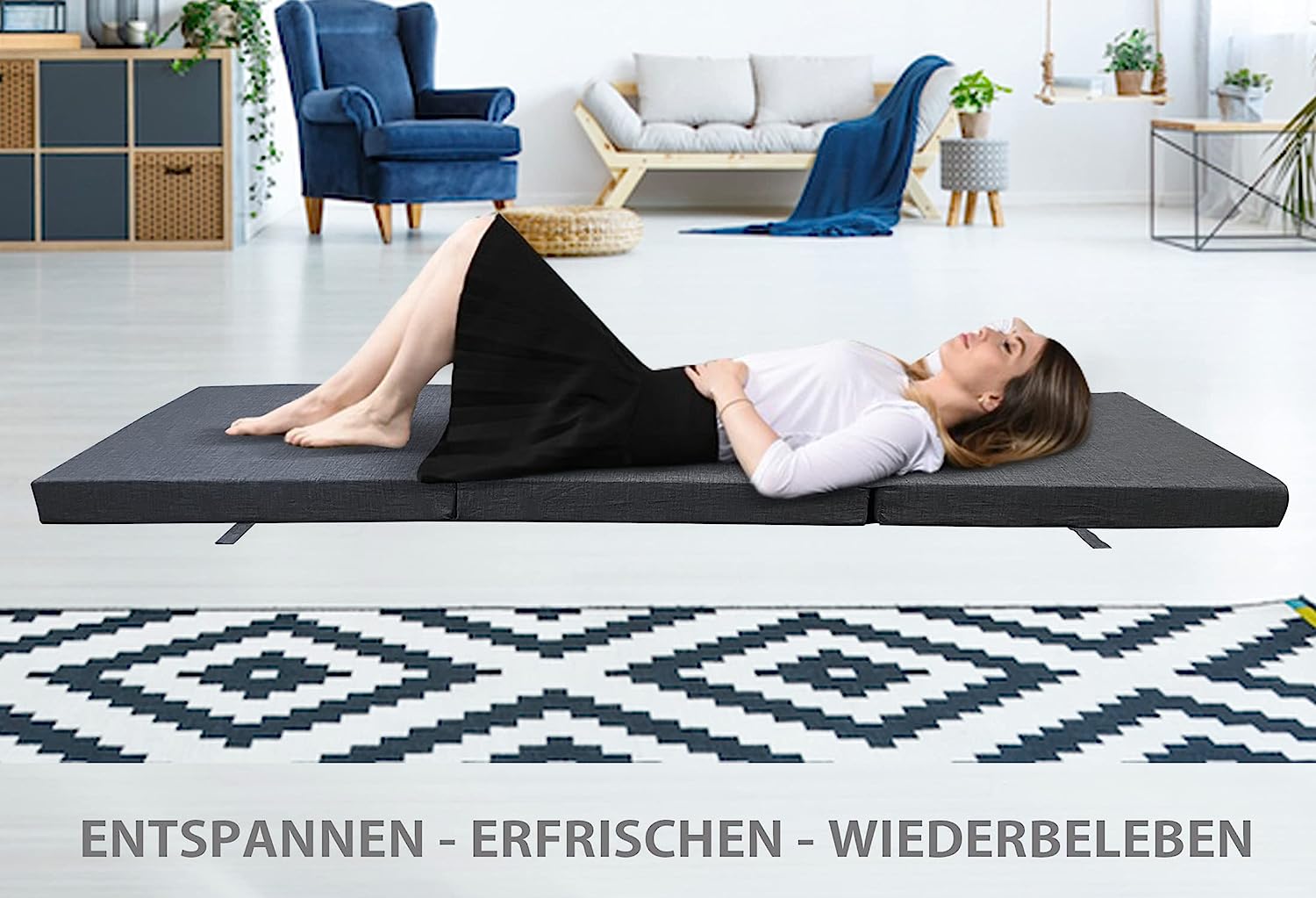 Faltbare Matratze 3-teilig in aufgeklapptem Zustand, ideal für Reisen und als Gästebett, mit abnehmbarem Bezug und 8 cm dickem Schaumstoffkern.