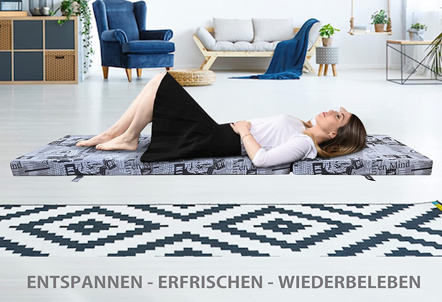 Faltbare Matratze 3-teilig in aufgeklapptem Zustand, ideal für Reisen und als Gästebett, mit abnehmbarem Bezug und 8 cm dickem Schaumstoffkern.