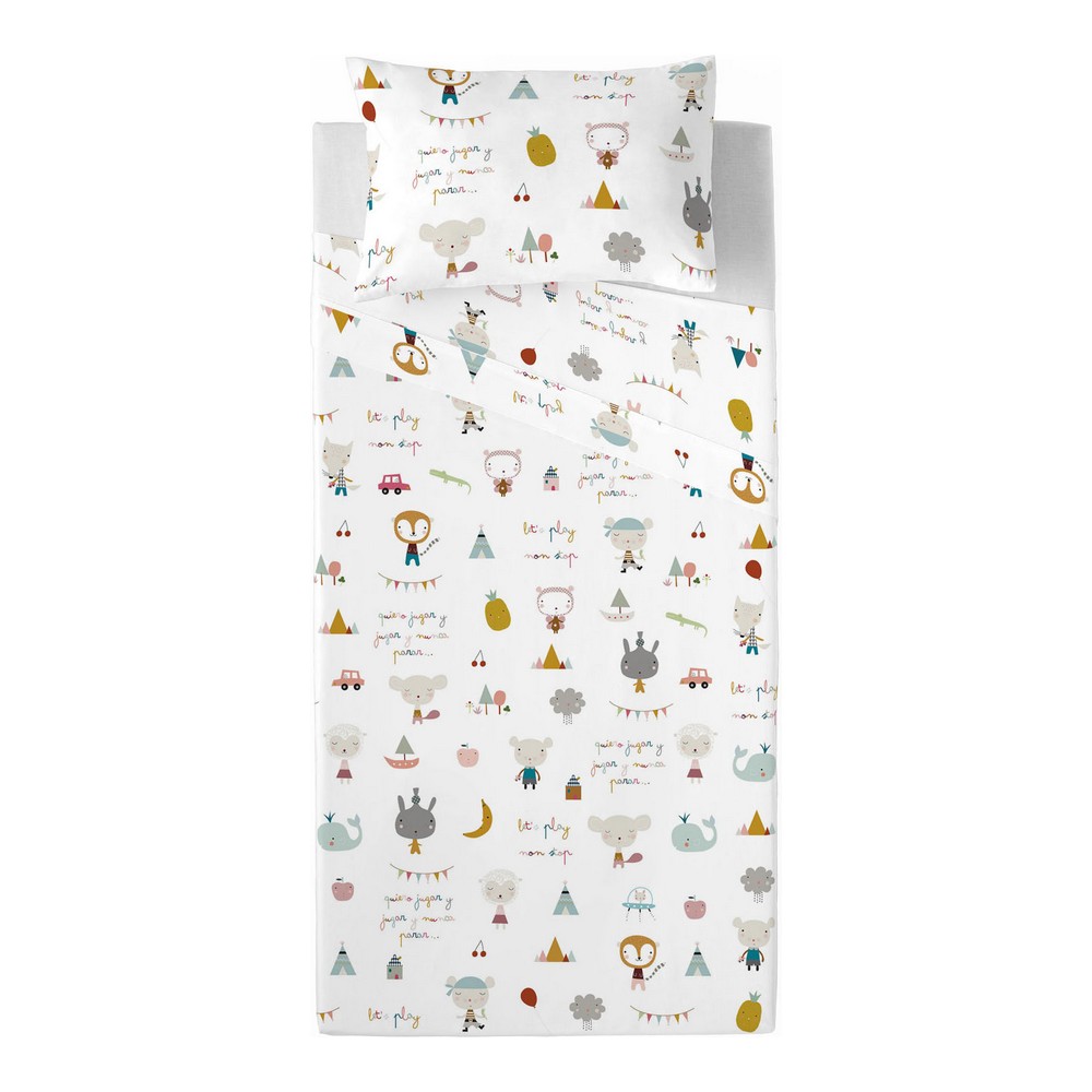 Children's bedding set with illustrations.