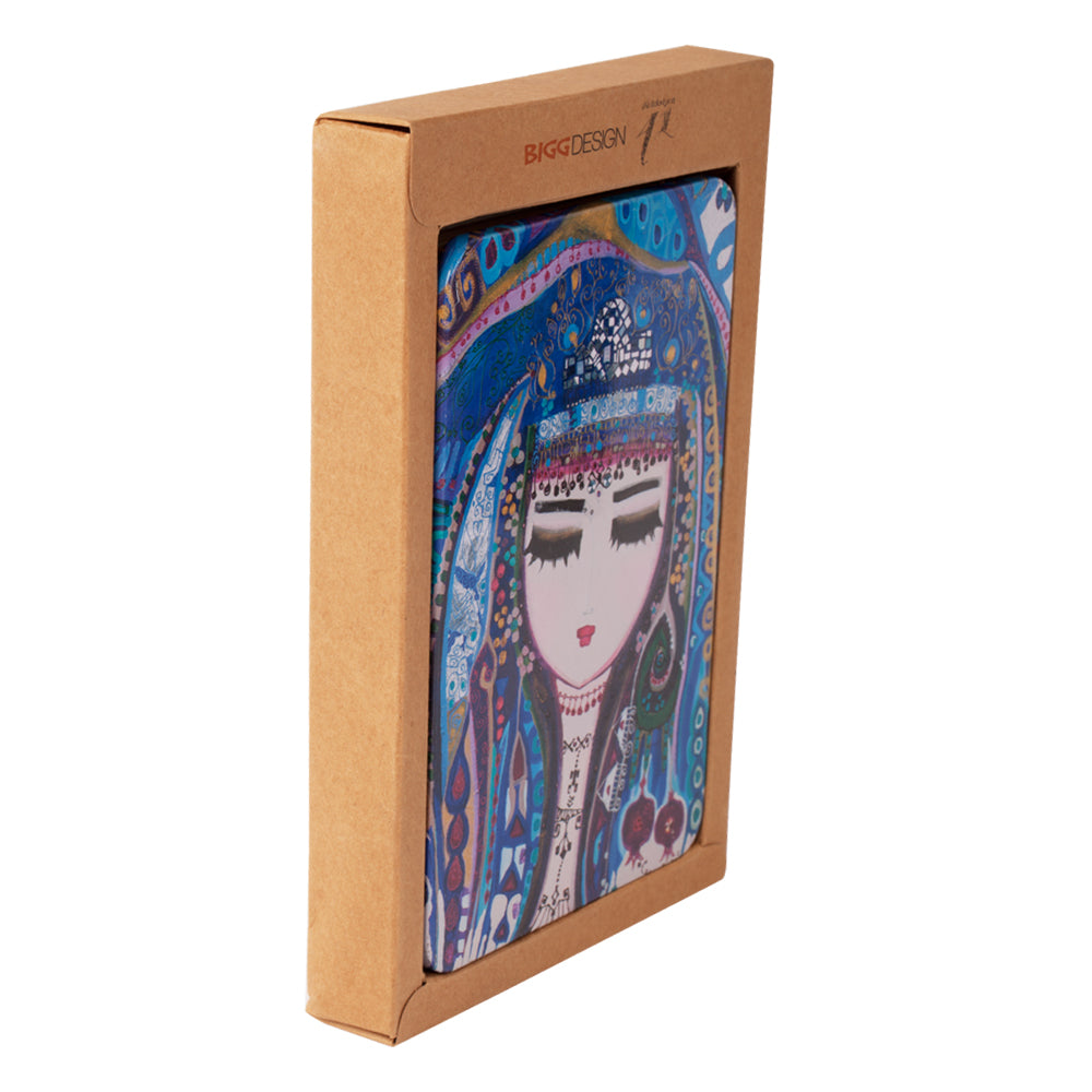 Biggdesign Notizbuch mit Hardcover, gestreiften Blättern und buntem Design, ideal für Notizen und Planung.