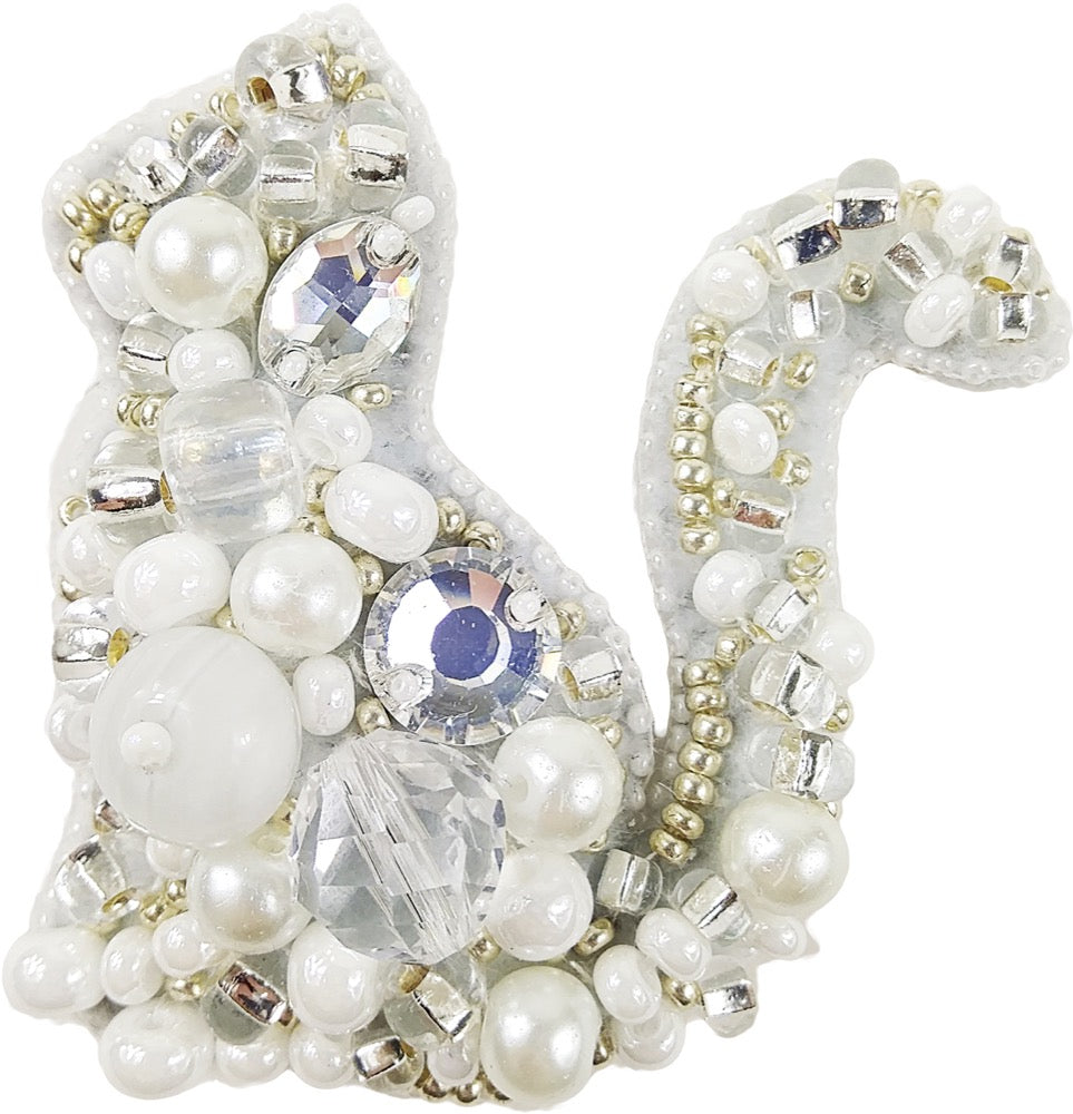 BP-220C Beadwork kit featuring colorful beads, rhinestones, and crafting materials for creating a cat brooch.
