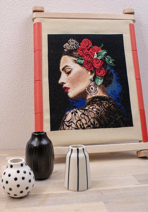 Counted Cross Stitch Kit Muse L8029 featuring Aida canvas, 52 Anchor colors, needle, and instructions.