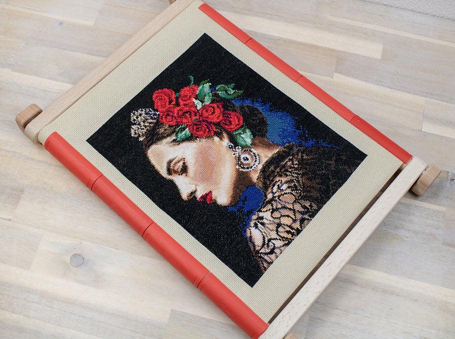 Counted Cross Stitch Kit Muse L8029 featuring Aida canvas, 52 Anchor colors, needle, and instructions.