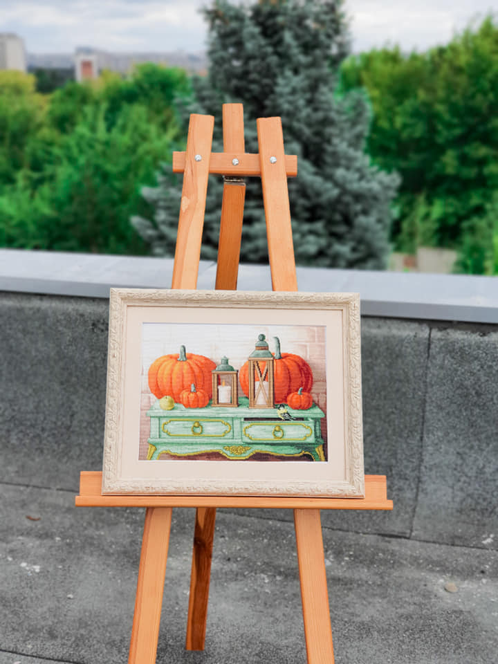 Cross-stitch kit M-357C featuring autumn-themed design with colorful threads and Aida fabric.