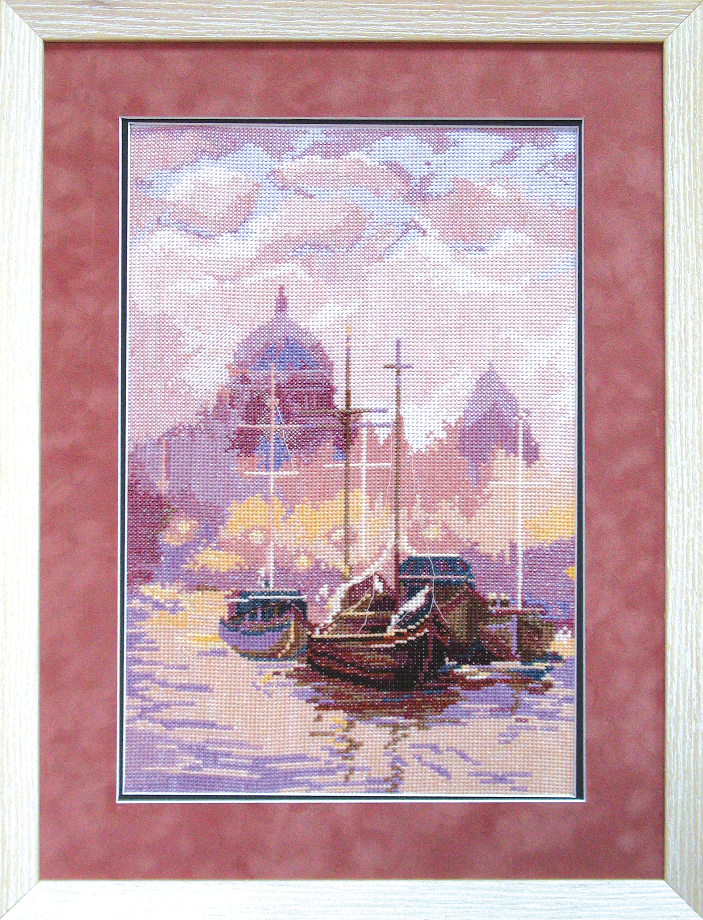 Cross-stitch kit No585C 'Venice' featuring colorful threads, Aida fabric, and pattern instructions.