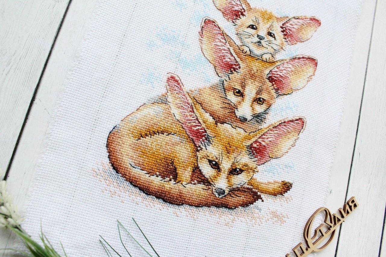 Fennec Fox Family SM-509 Counted Cross Stitch Kit with colorful threads and AIDA canvas.