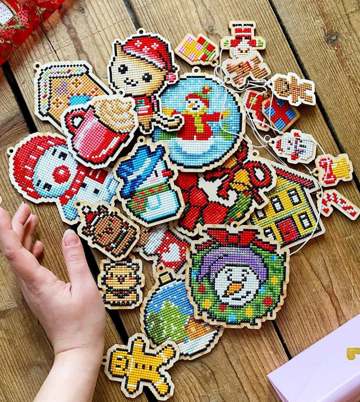 Lollipop CSW318 Diamond Painting Kit featuring colorful rhinestones and plywood base, ideal for DIY crafting.