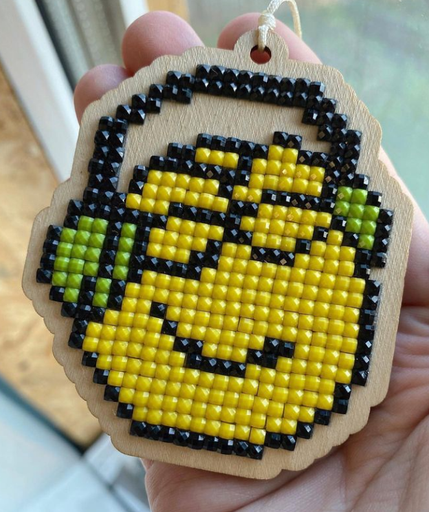 Music Diamond Painting Wood WWP300 kit with colorful rhinestones and crafting tools on a wooden base.