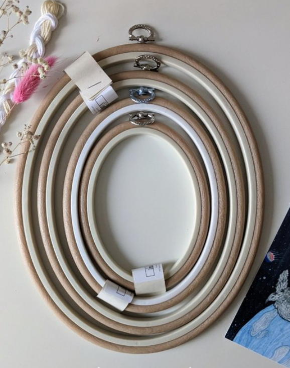 Nurge 230-7 Flexi Hoop in sand color, oval shape, perfect for embroidery and needlework.