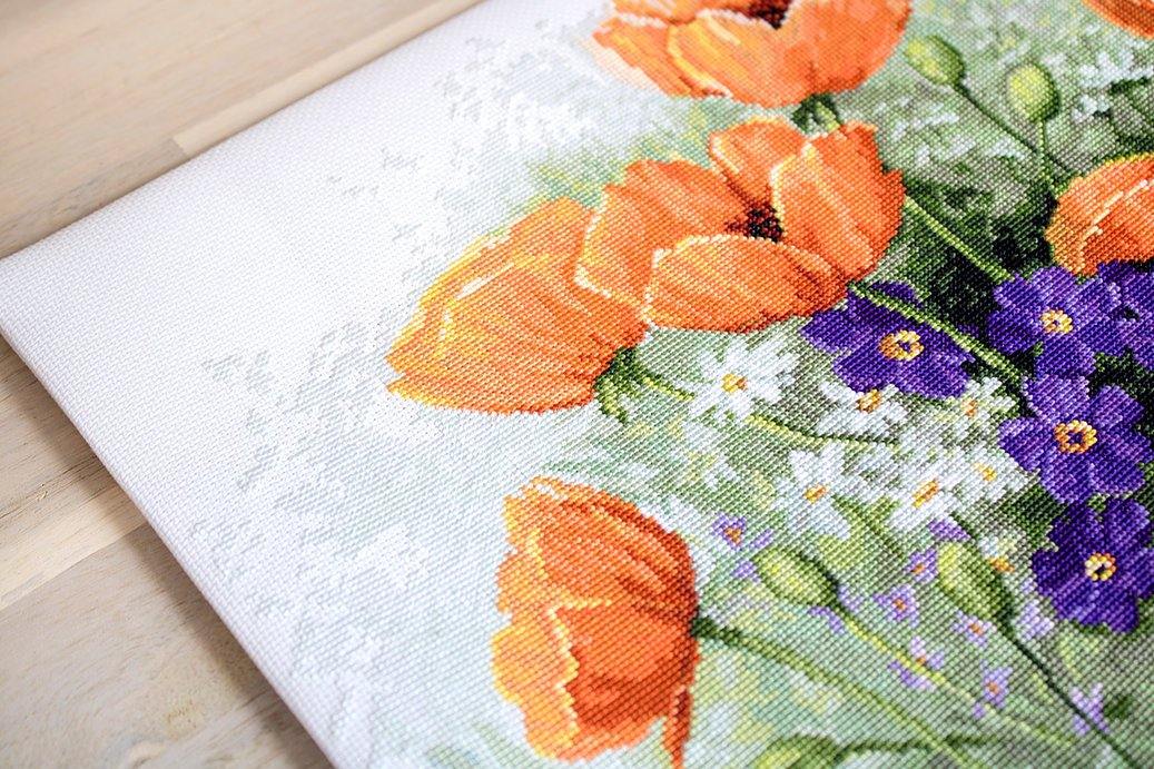 Poppies B2368L Counted Cross-Stitch Kit featuring vibrant colors and Aida canvas.