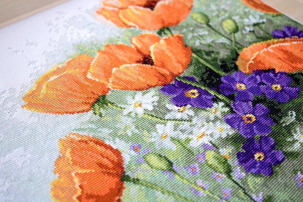 Poppies B2368L Counted Cross-Stitch Kit featuring vibrant colors and Aida canvas.
