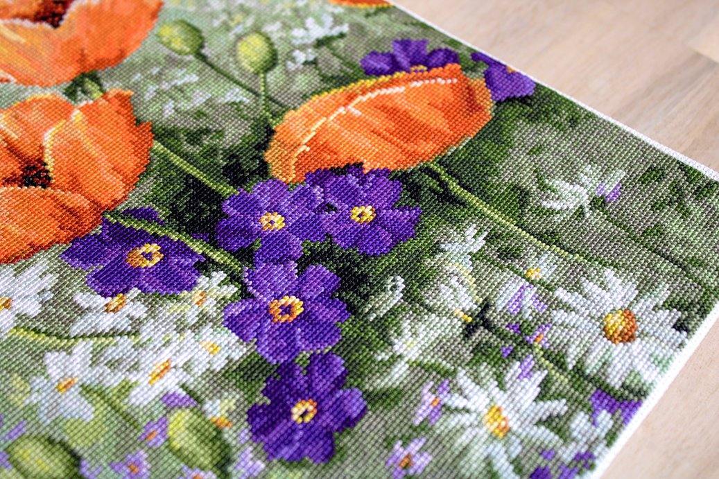 Poppies B2368L Counted Cross-Stitch Kit featuring vibrant colors and Aida canvas.