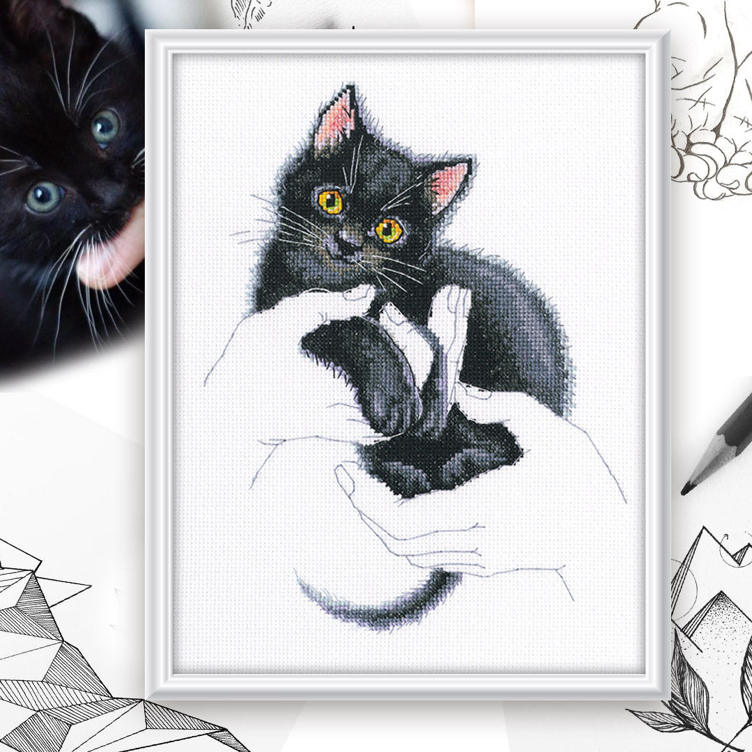 Warmth in Palms M906 Counted Cross Stitch Kit featuring white Aida canvas, DMC threads, and included accessories.