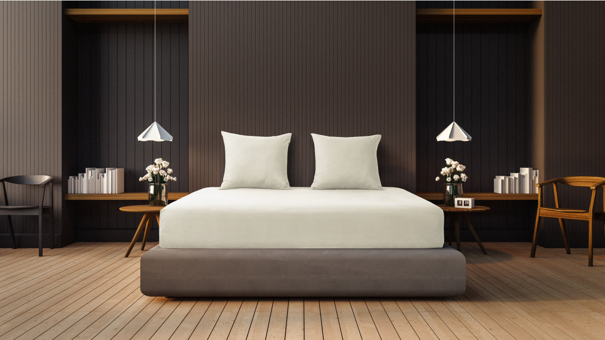 A double pack of Flannel Fleece Fitted Sheets in soft, plush cotton-flannel, ideal for cozy nights.