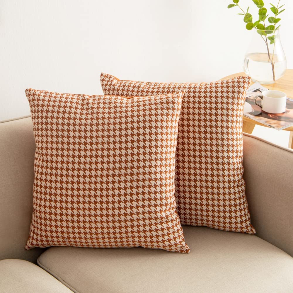 Houndstooth pattern cushion cover made of chenille and velvet, measuring 45cm x 45cm, showcasing a stylish design suitable for various room settings.
