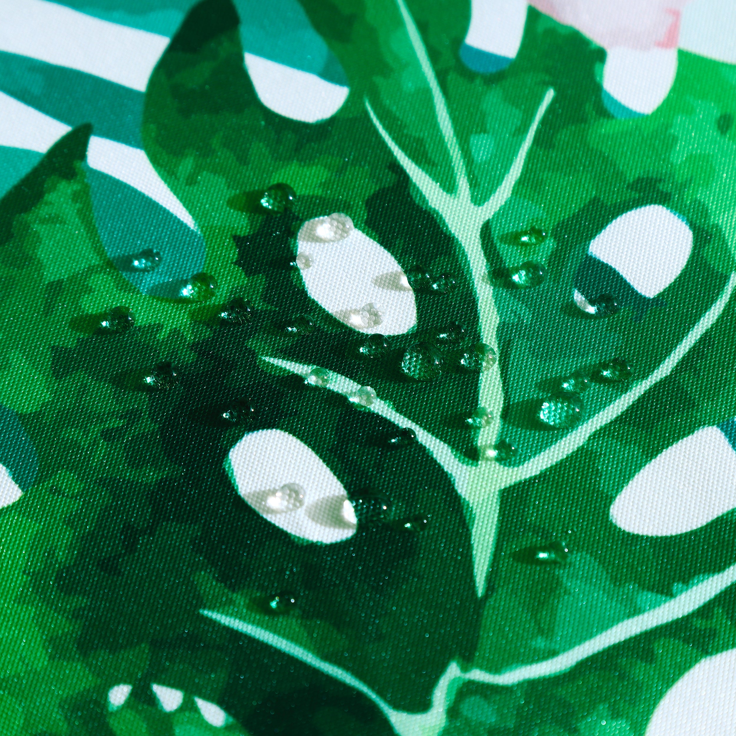 Water resistant indoor outdoor table cloth with floral design, measuring 137x185 CM, suitable for various occasions.