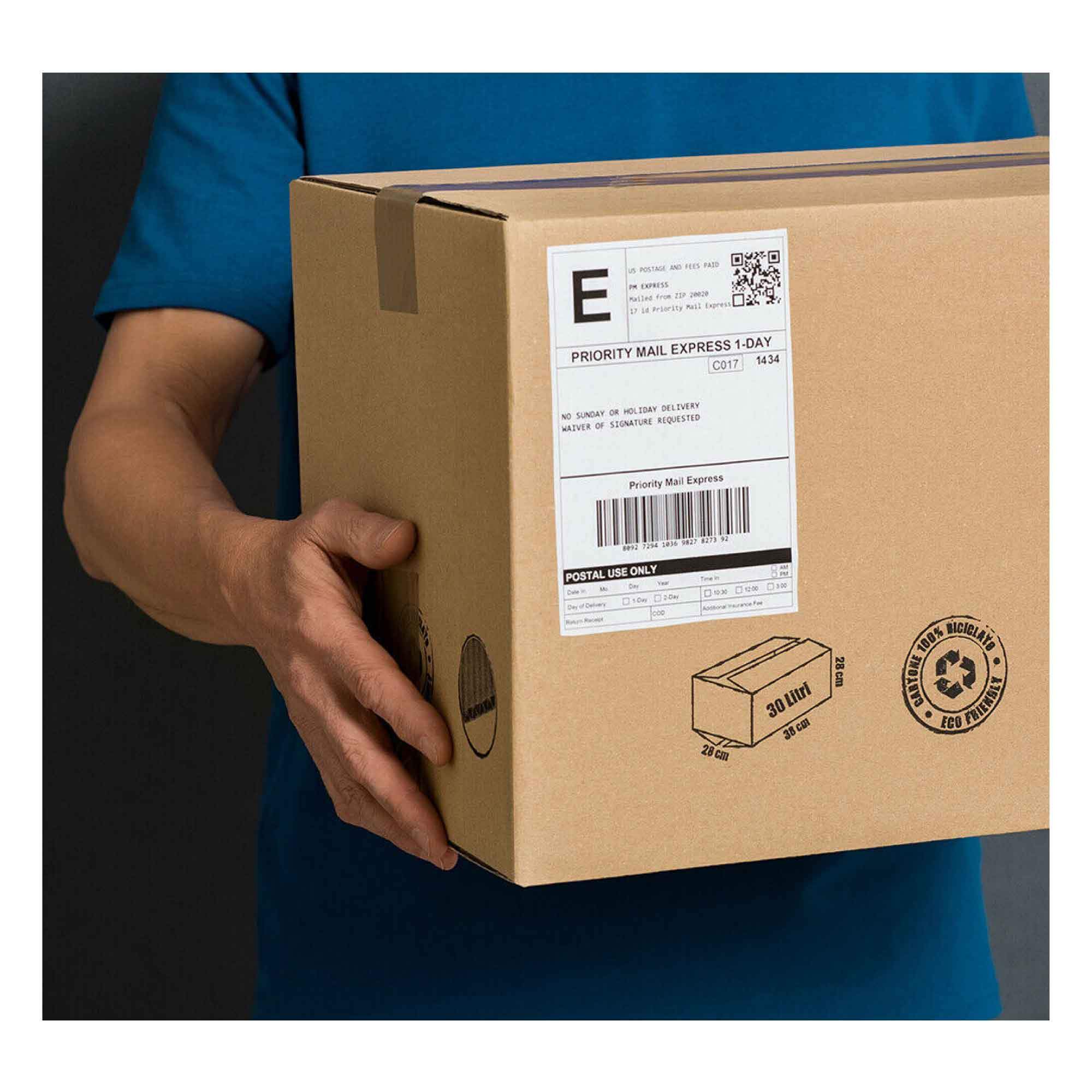 A roll of 400 white direct thermal shipping labels measuring 102x150mm, ideal for barcode and product labeling.