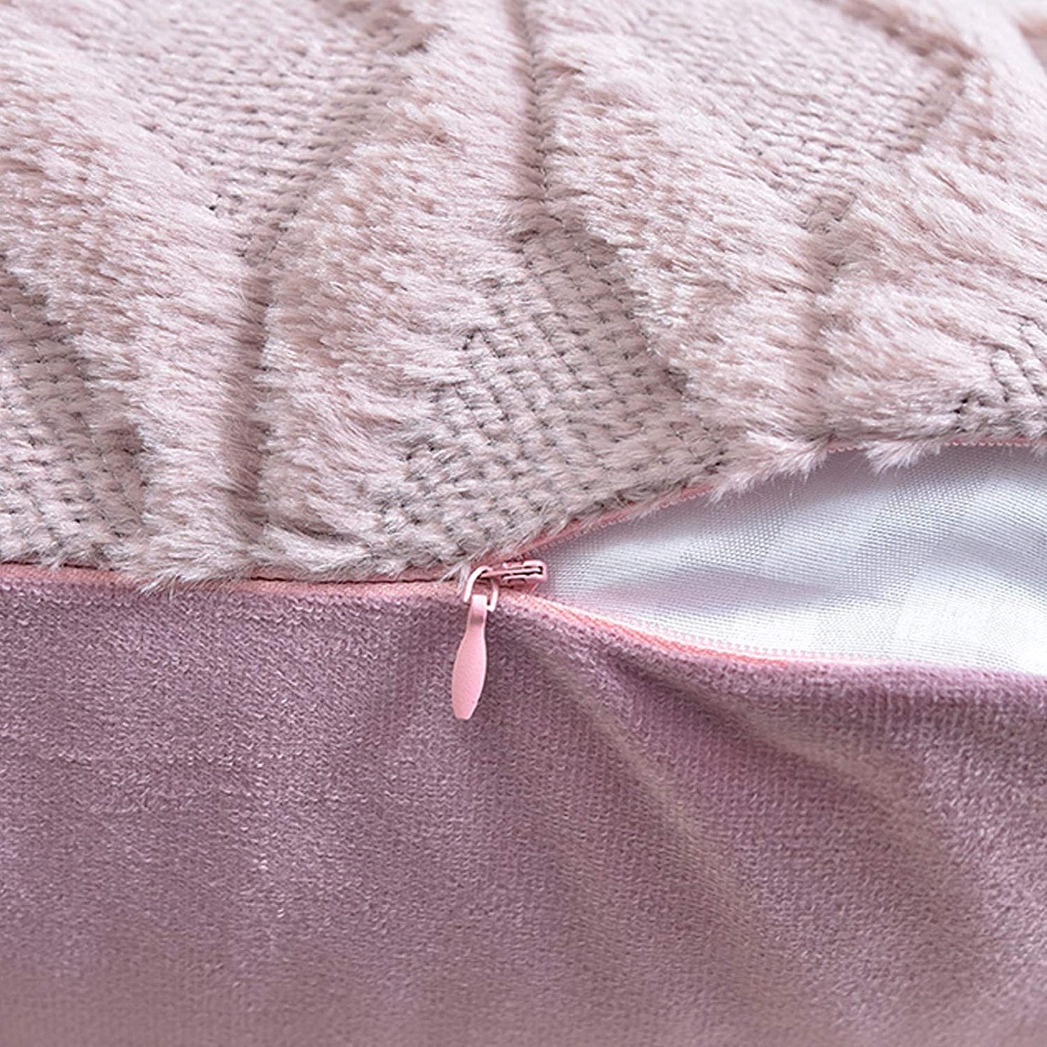 Two pink decorative boho throw pillow covers with soft faux fur and diamond design, measuring 45 x 45 cm each.