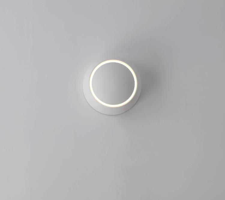 2018 Wall Lamps in Black and White, featuring a modern design with a 360-degree rotatable head for adjustable lighting.