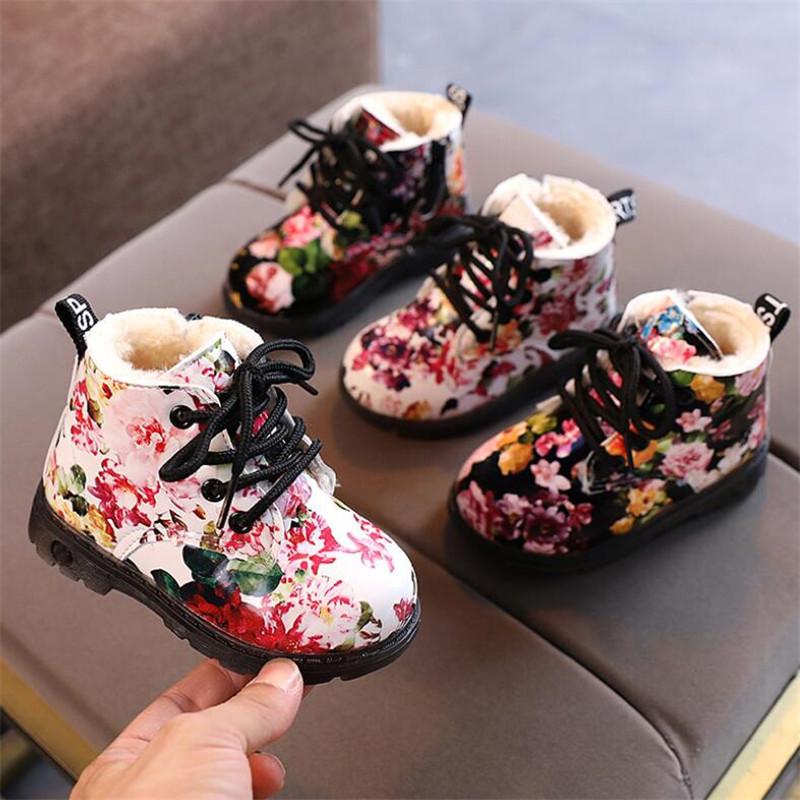 2020 Autumn Winter Floral Girls Short Boots featuring a stylish floral design, lace-up closure, and plush lining for comfort.