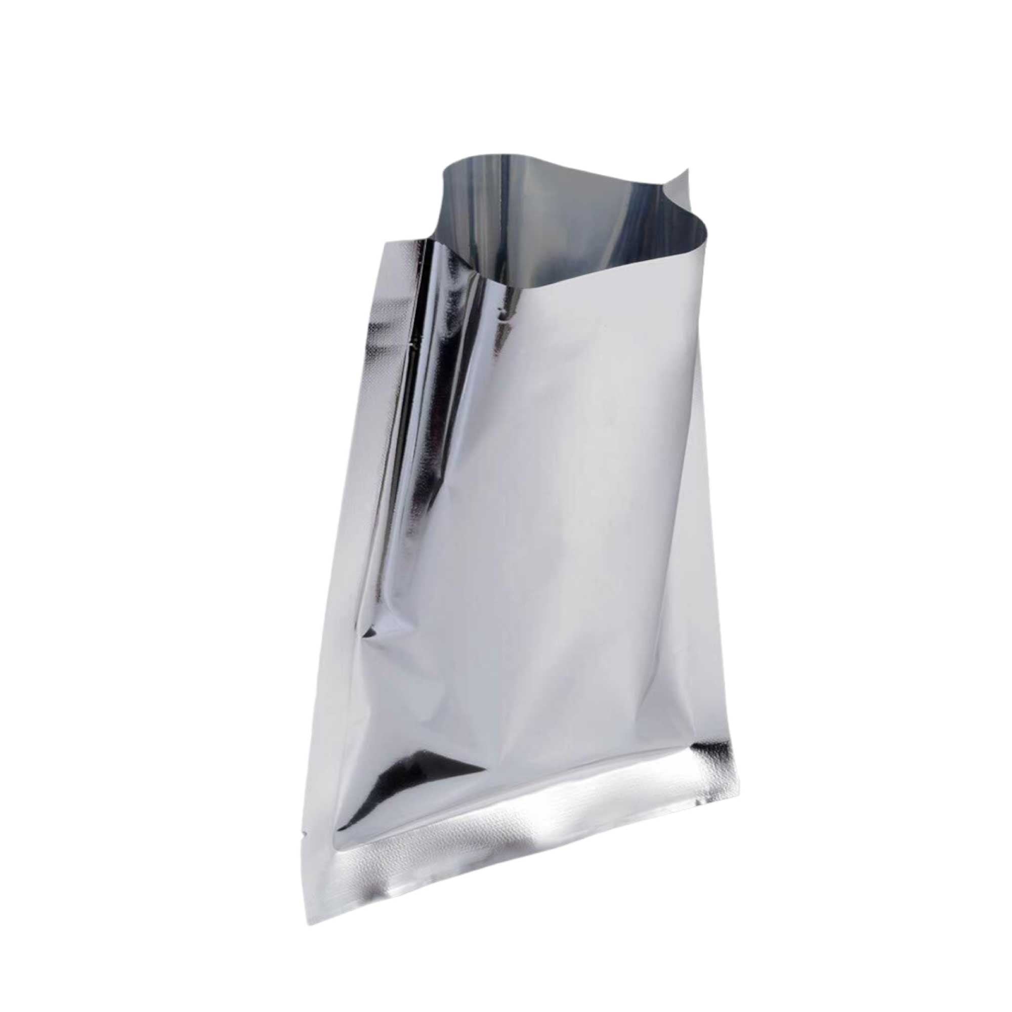 500 Mylar vacuum food pouches, 18x25cm, standing base, silver color, ideal for food storage.