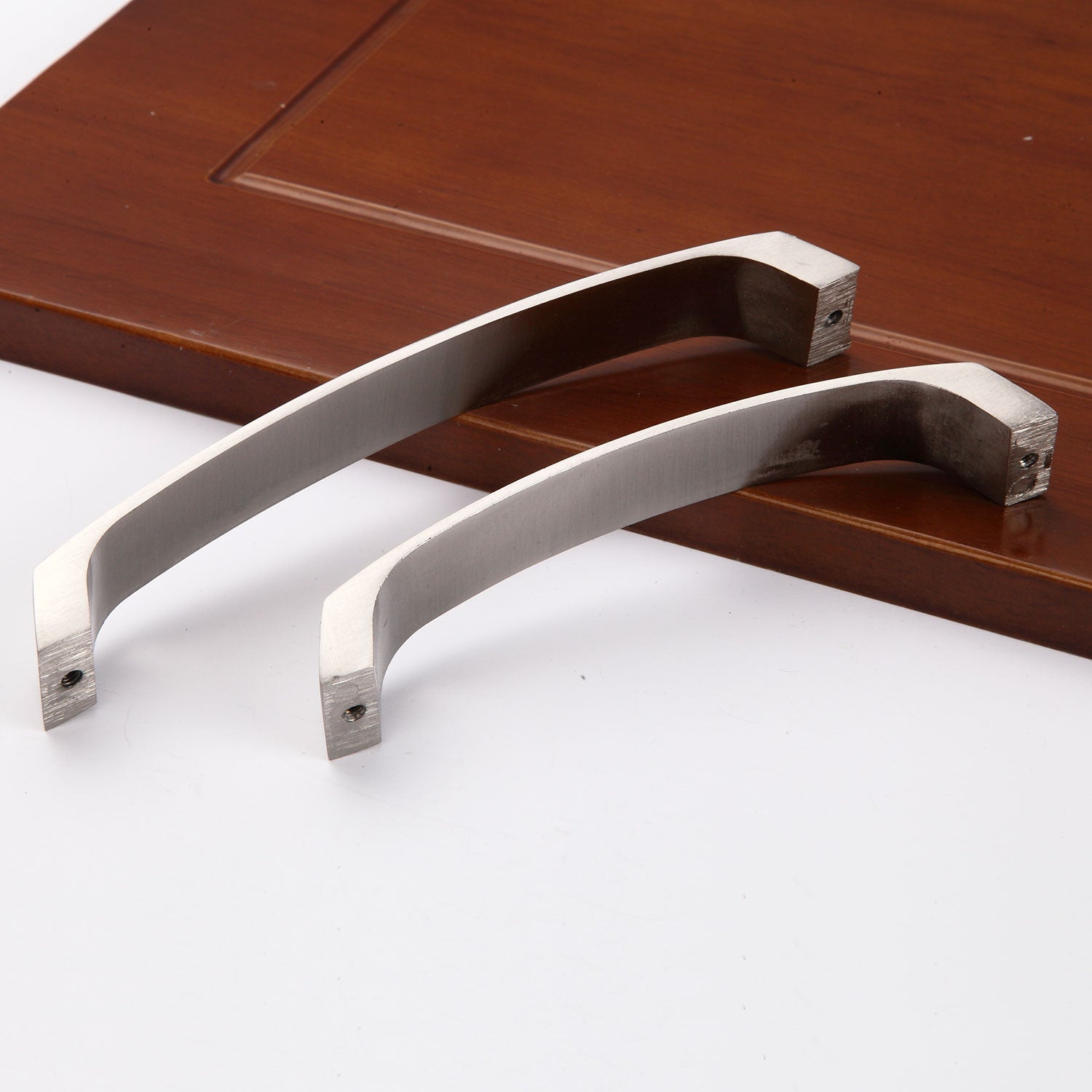 Aluminum alloy kitchen cabinet drawer handle pulls in brushed satin nickel finish, showcasing modern design and durability.