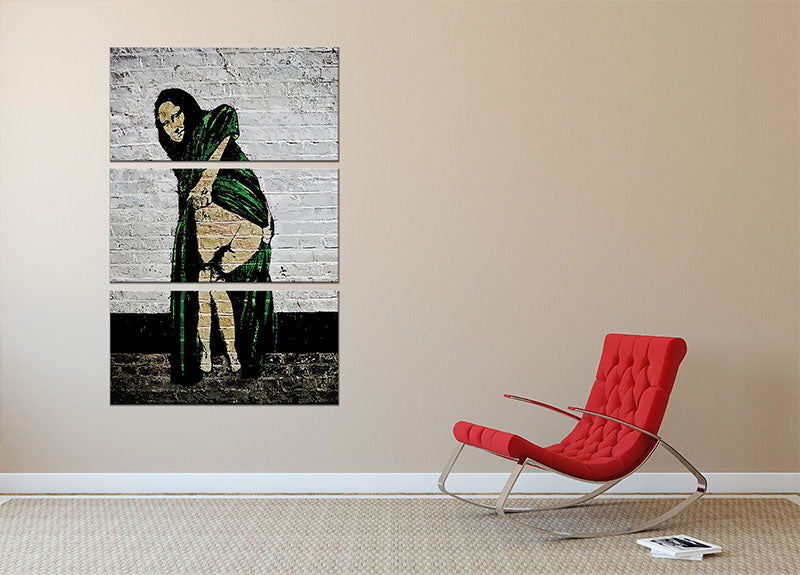 Banksy Mona Lisa 3-panel canvas print showcasing a unique artistic interpretation of the iconic painting.